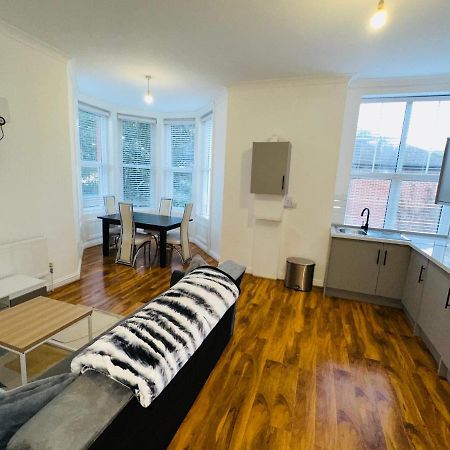 Newly Refurbished Two Bedrooms Flat St Leonards-on-Sea Exterior photo